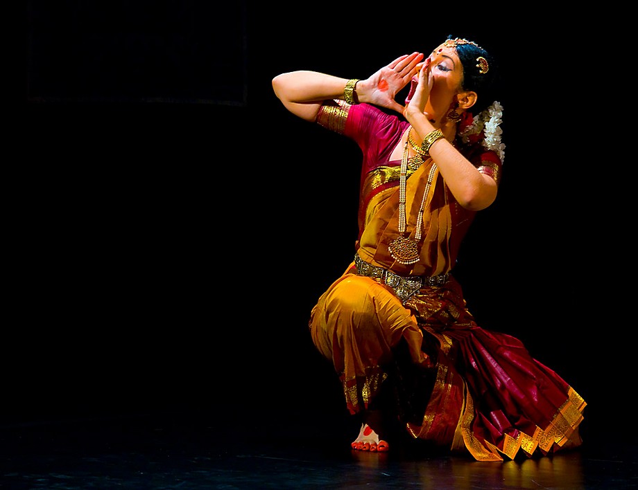 Asha Ponikiewska Ranjan, taniec Bharatanatyam (Nrtya Maalaa - Girlanda tańców)